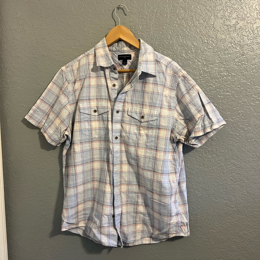 Banana Republic • Men’s  L Linen Cotton Blend Short Sleeve Button Up Shirt Plaid